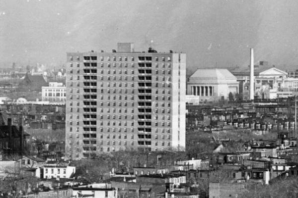 High-Rise Public Housing in Mantua